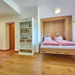 M's Wood Апартаменты *