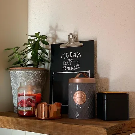 M's Wood Apartment