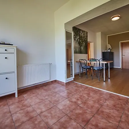 Apartment M's Wood
