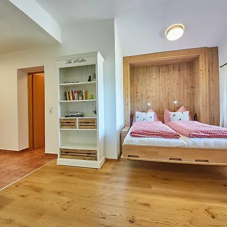 M's Wood Apartment *